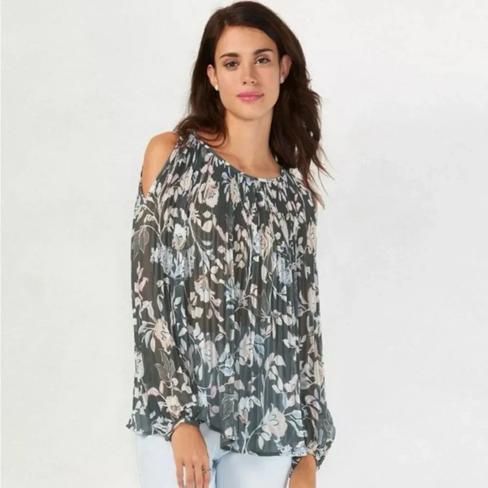 Lauren Conrad Split Shoulder Top Womens Size S Green Floral Pleated & Flowy